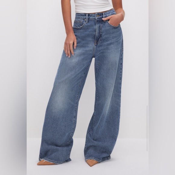 COPY - NWTs Good American Good Ease Jeans in shade Indigo - Picture 1 of 11